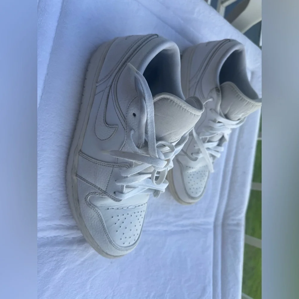 Nike Air Jordan 1 Low Triple White Tumbled Leather 553558-130 Men's 11 Comfy